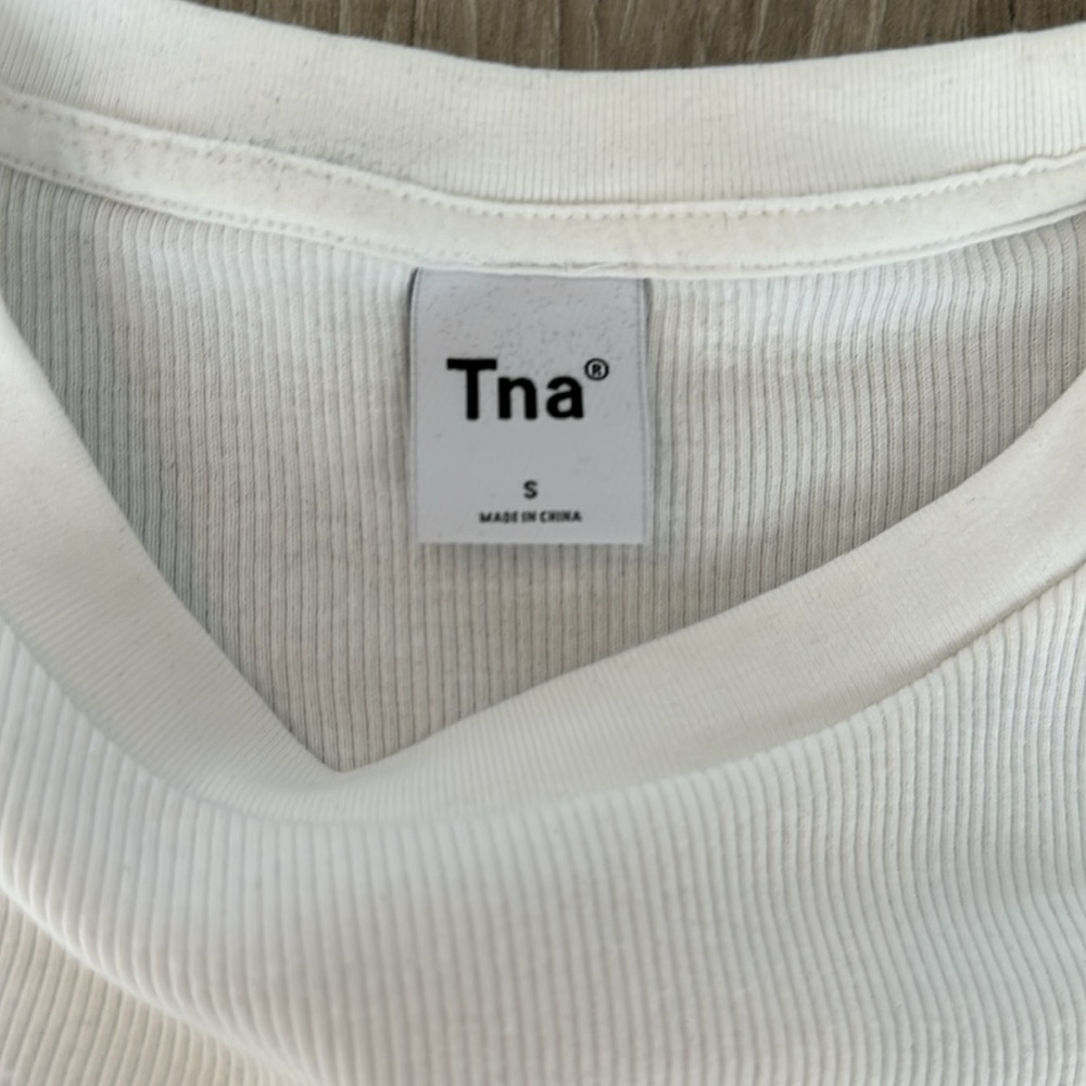 Aritzia TNA Ribbed Cropped Longsleeve - Picture 3 of 6